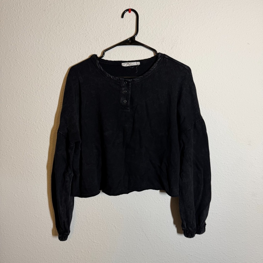 Hippie Rose Cropped Sweatshirt‎ Womens Medium Black Henley Neck Drop Shoulder